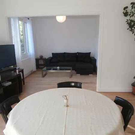 Centre Apartman *